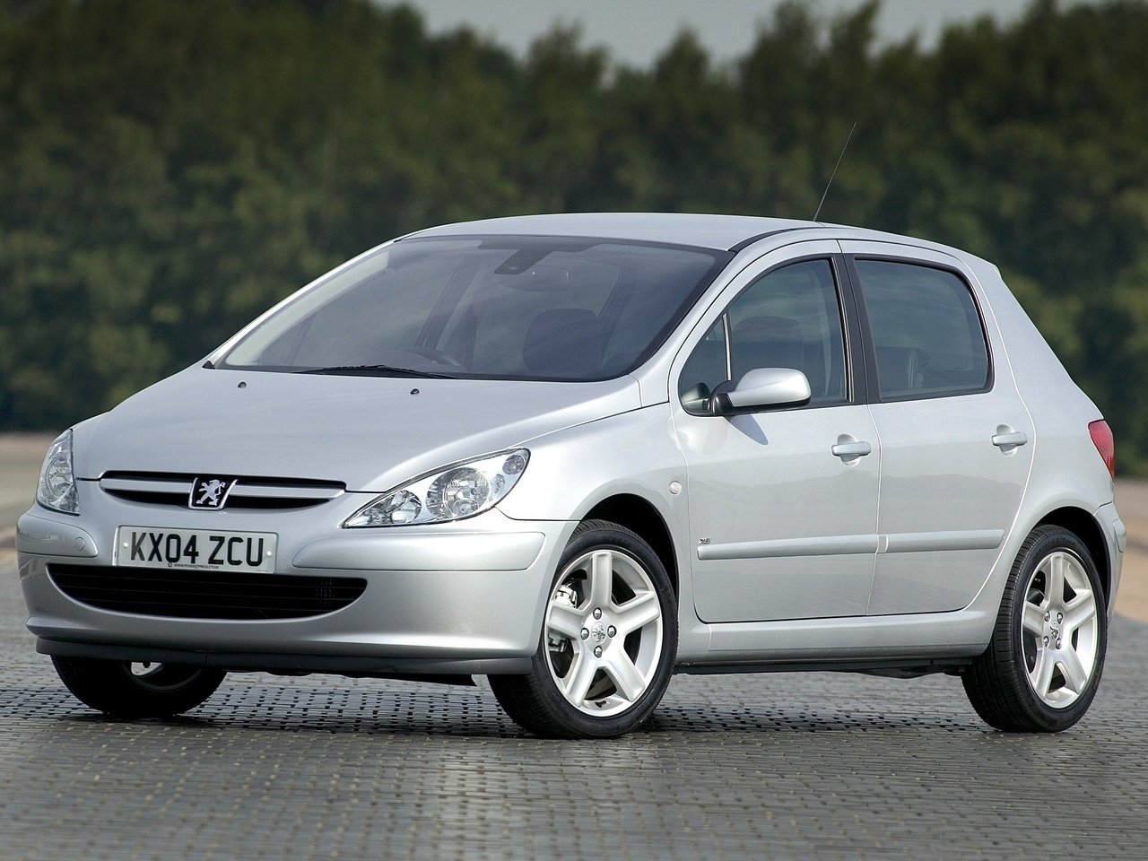 Peugeot 307 — I поколение (2001–2004)