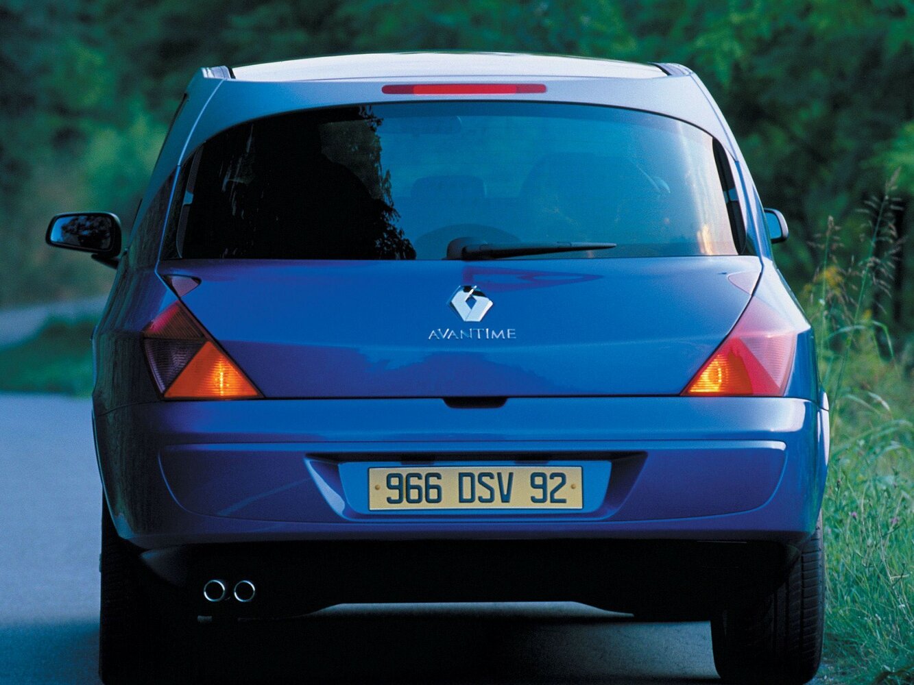 Renault Avantime — справочные фотографии комплектации, Сзади