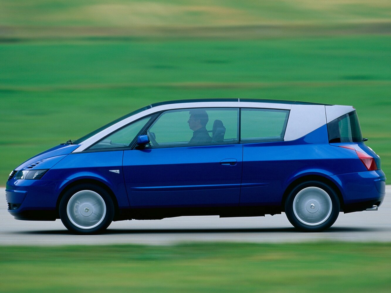 Renault Avantime — справочные фотографии комплектации, Сбоку
