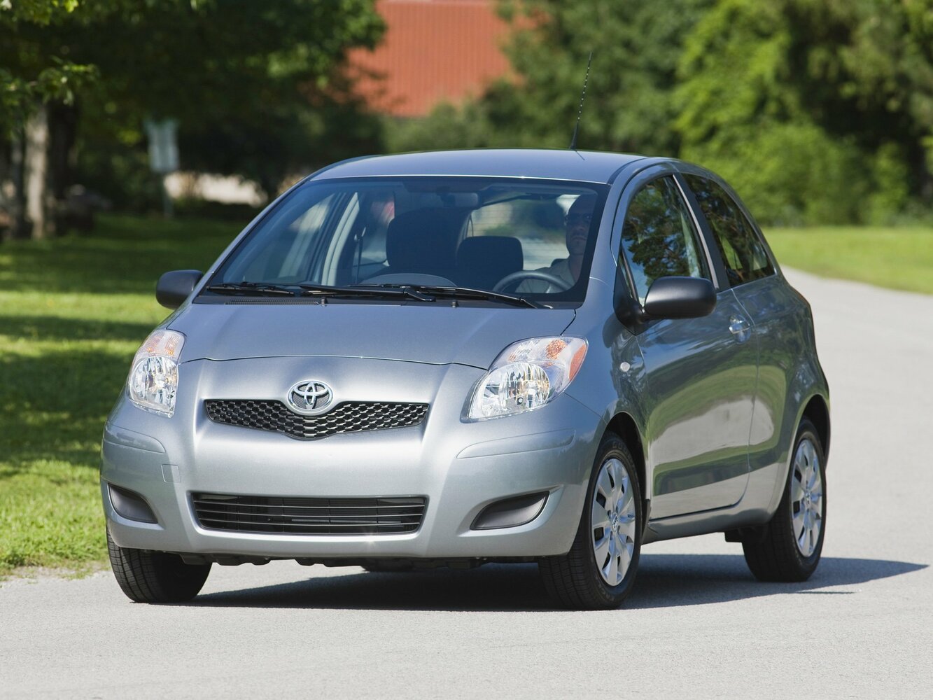 Toyota Yaris — II Рестайлинг (2009–2012)