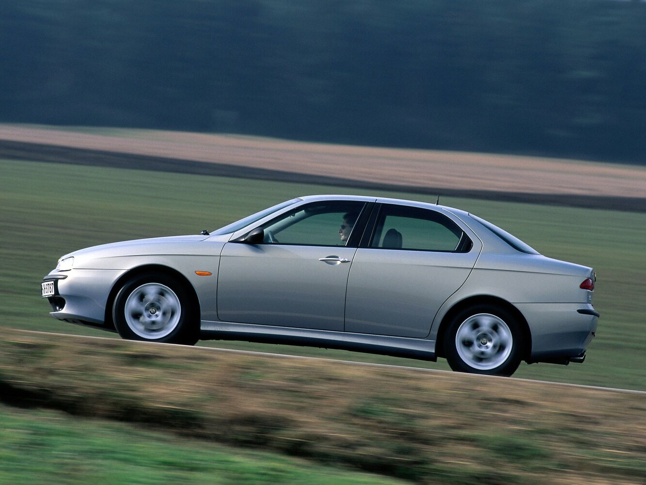 Alfa Romeo 156 — справочные фотографии комплектации, Сбоку