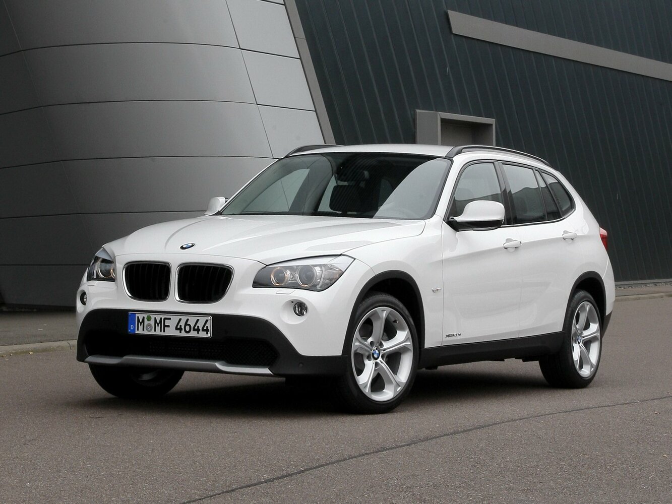 BMW X1 — I (E84) (2009–2011)
