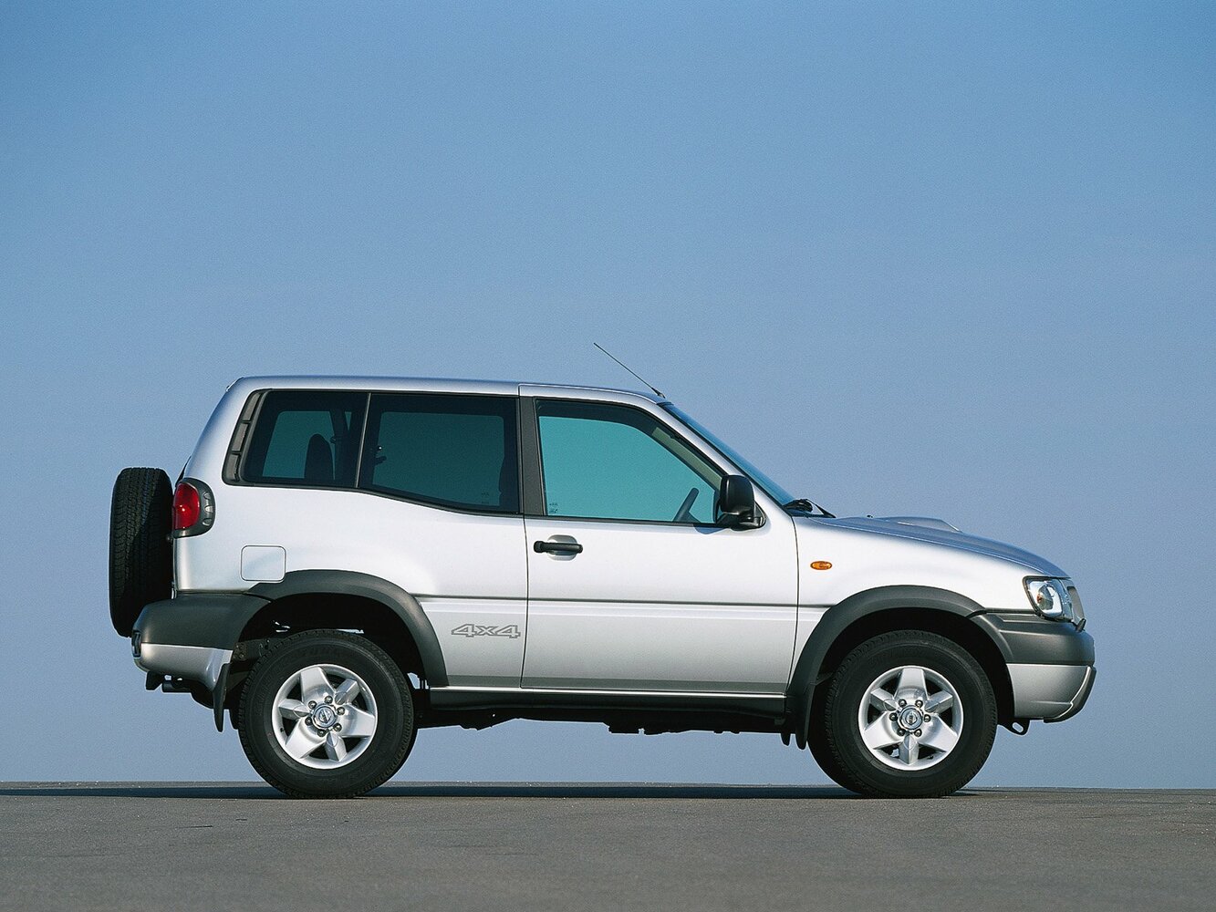 Nissan Terrano R3m−X