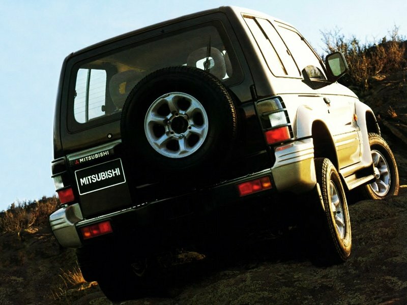 Mitsubishi Pajero ZR−II
