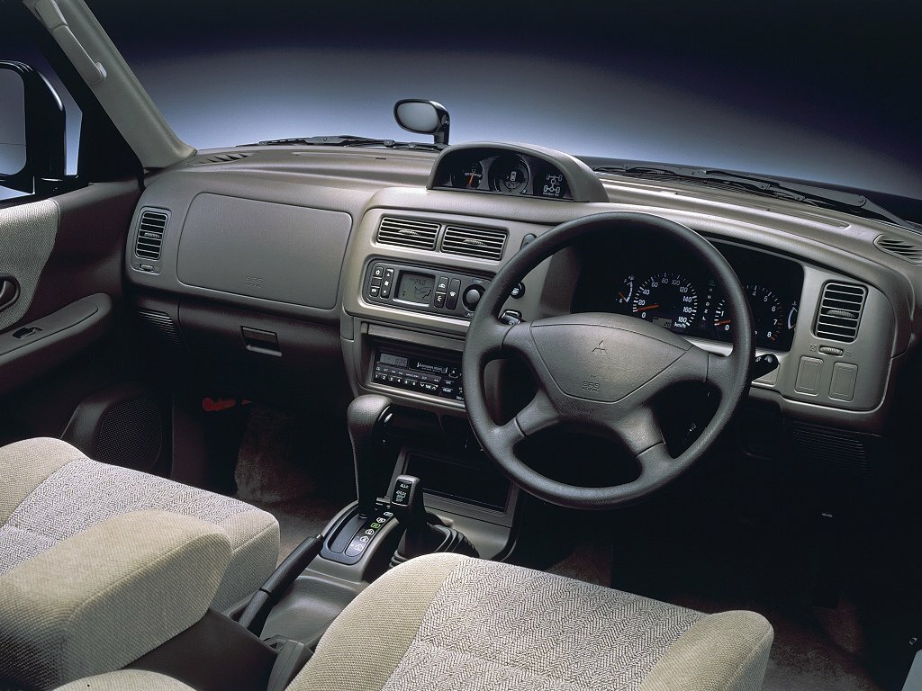Mitsubishi Challenger