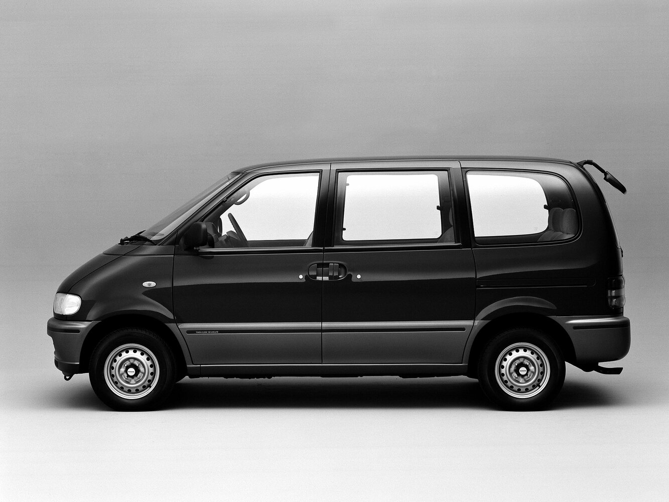 Nissan Serena FX Limited