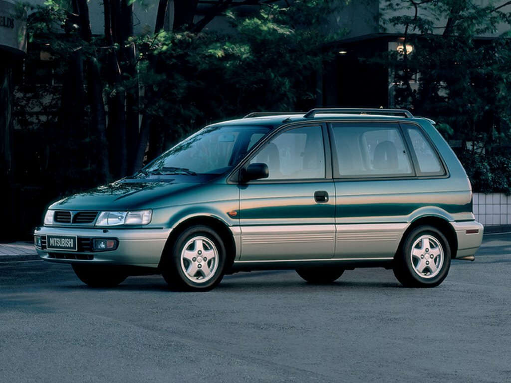 Mitsubishi Space Runner — I поколение (1991–1999)