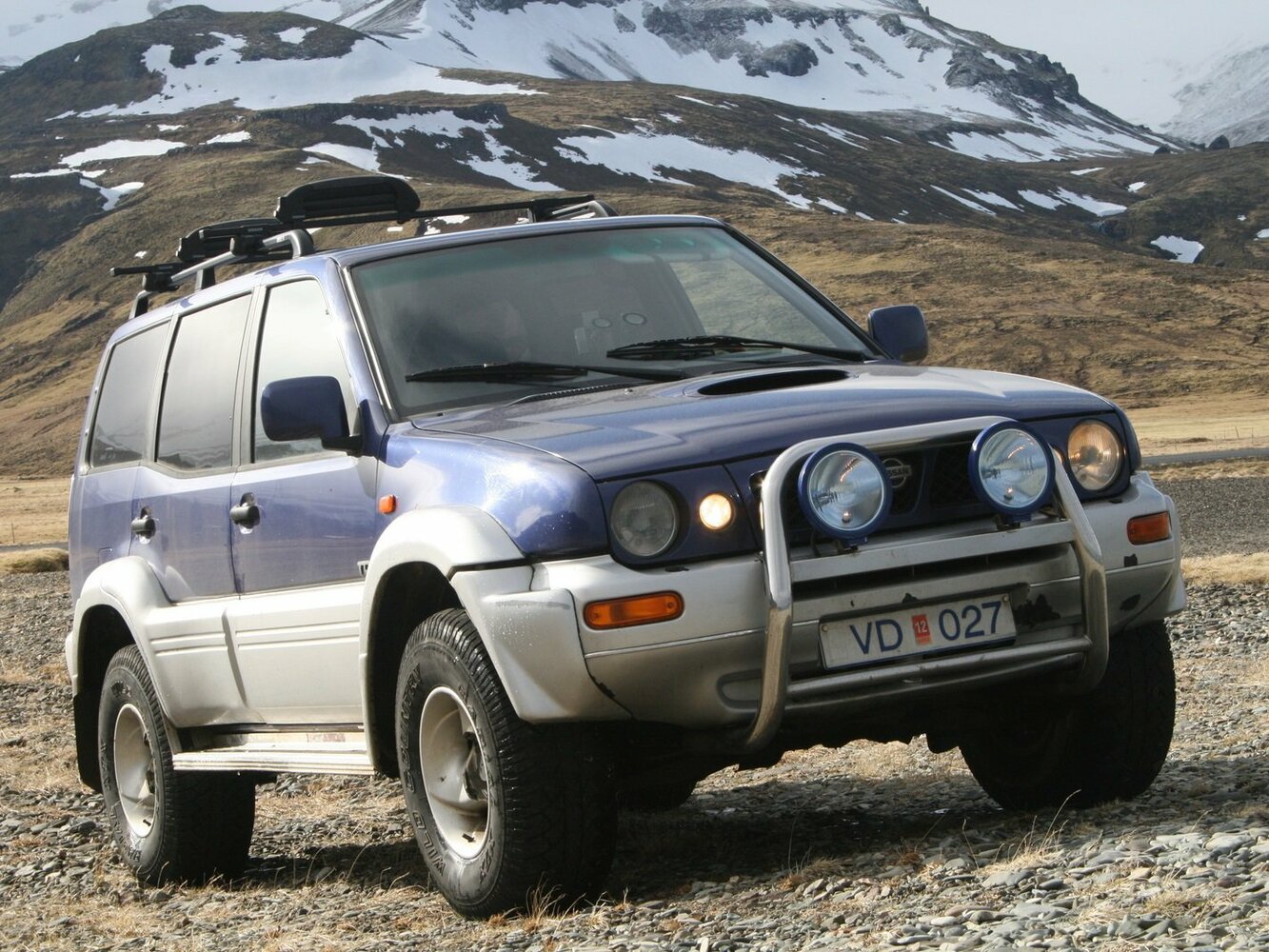 Nissan Terrano R3m−R