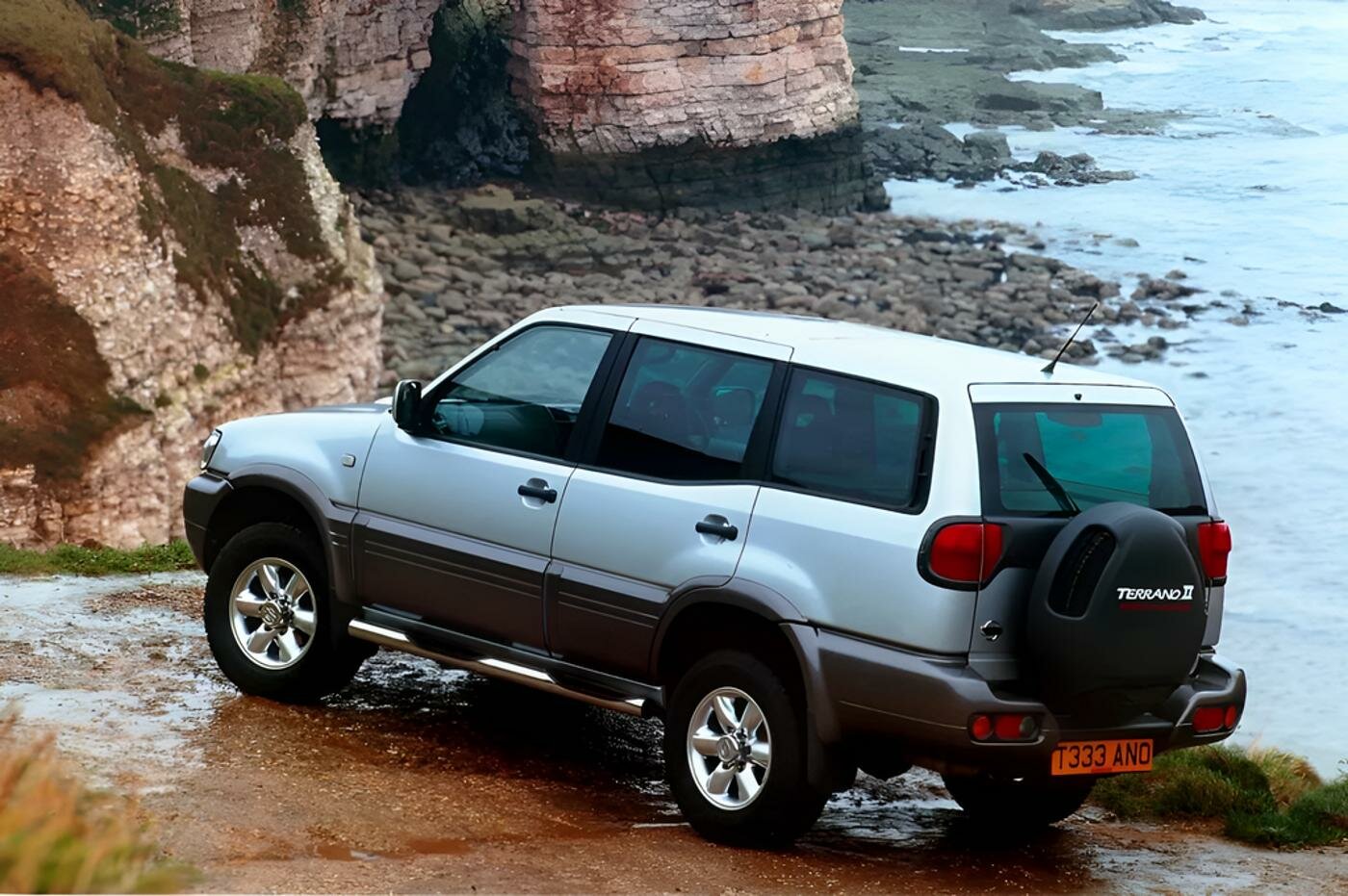 Nissan Terrano R3m−R