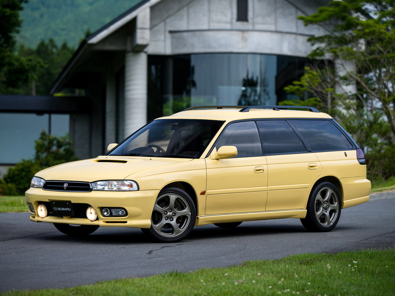 Subaru Legacy — II поколение (1993–1999)