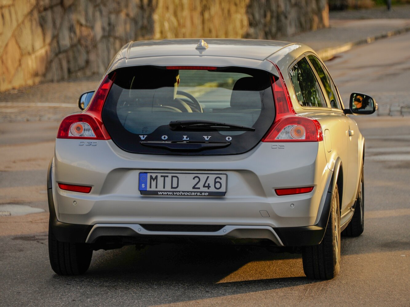 Volvo C30 — справочные фотографии комплектации, Сзади