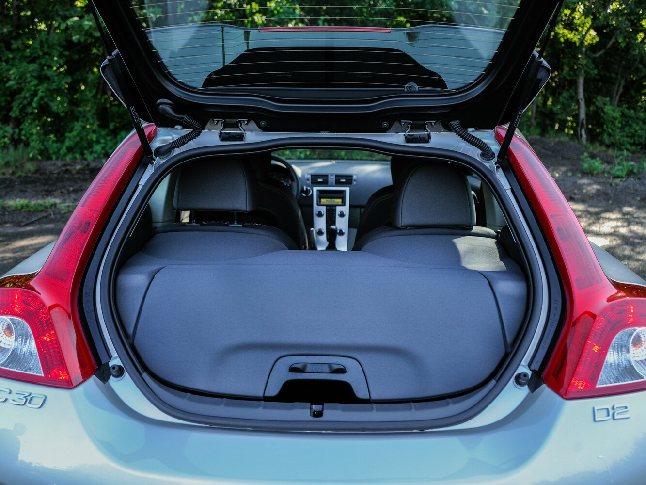 Volvo C30 — справочные фотографии комплектации, Багажник