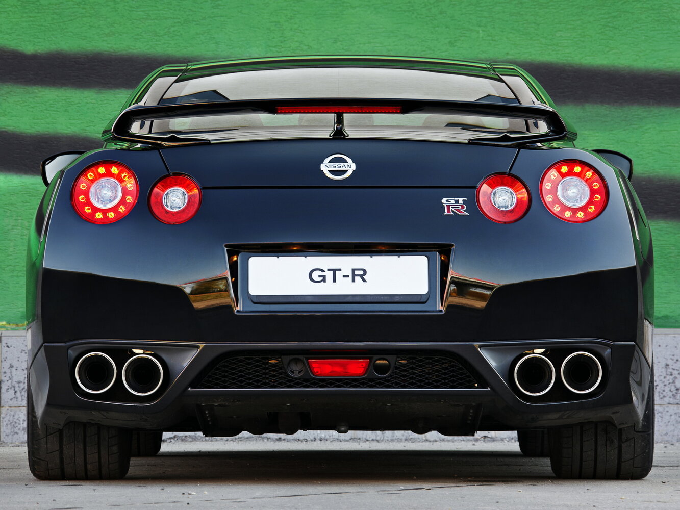 Nissan GT-R