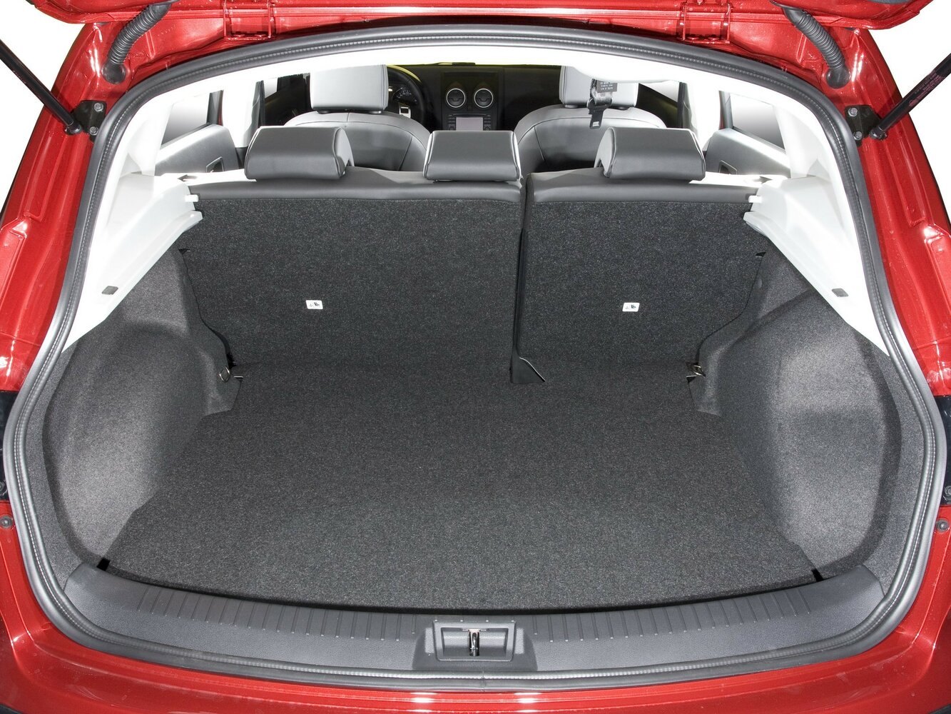 Nissan Qashqai — справочные фотографии комплектации, Багажник