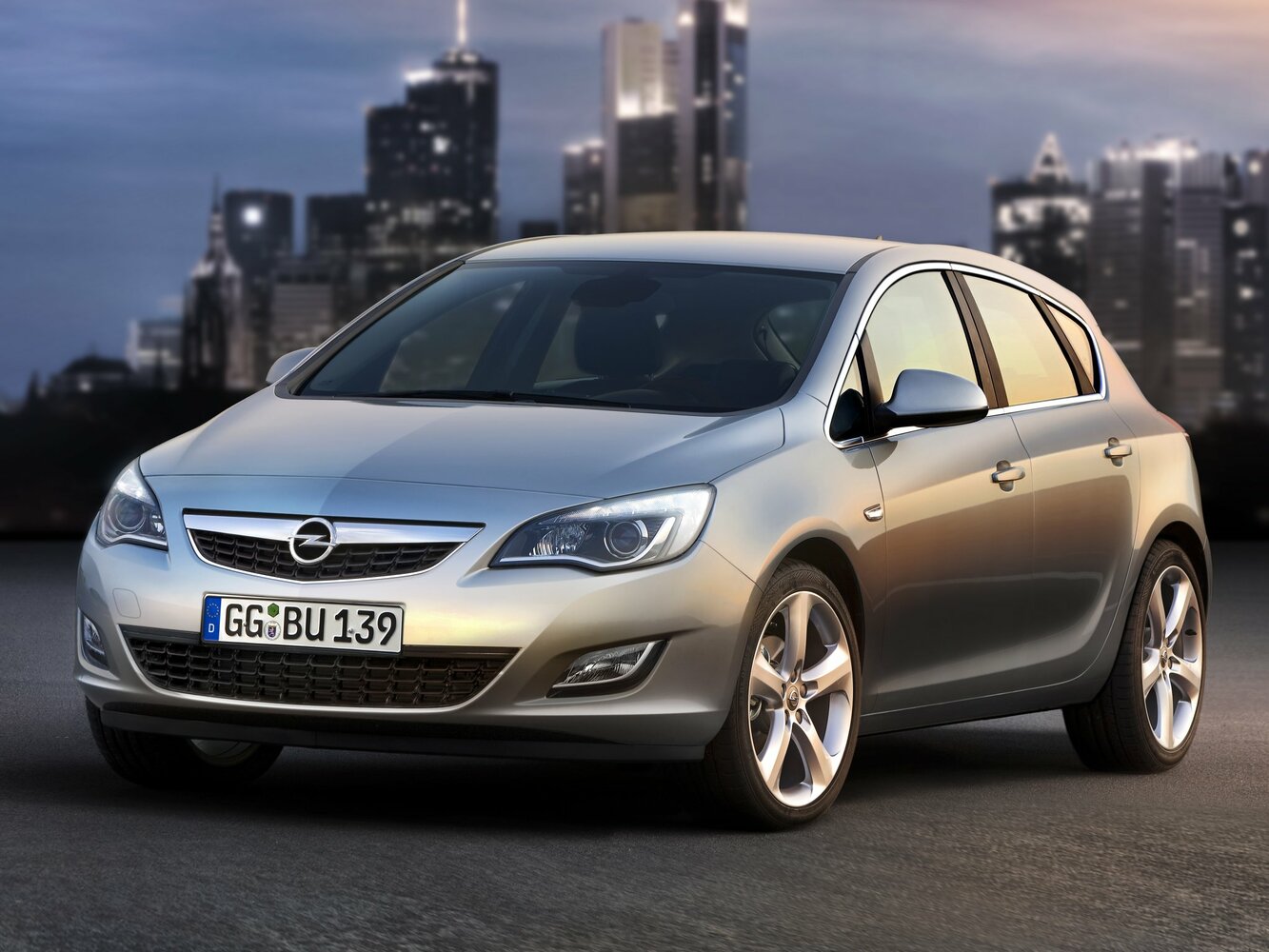 Opel Astra — J (2009–2012)