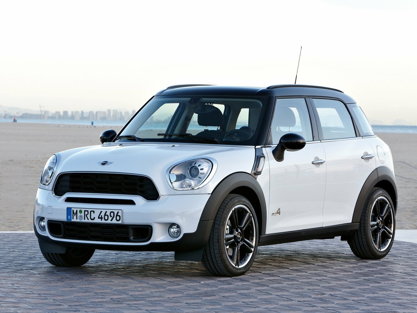 Mini COUNTRYMAN — I поколение (2010–2016)