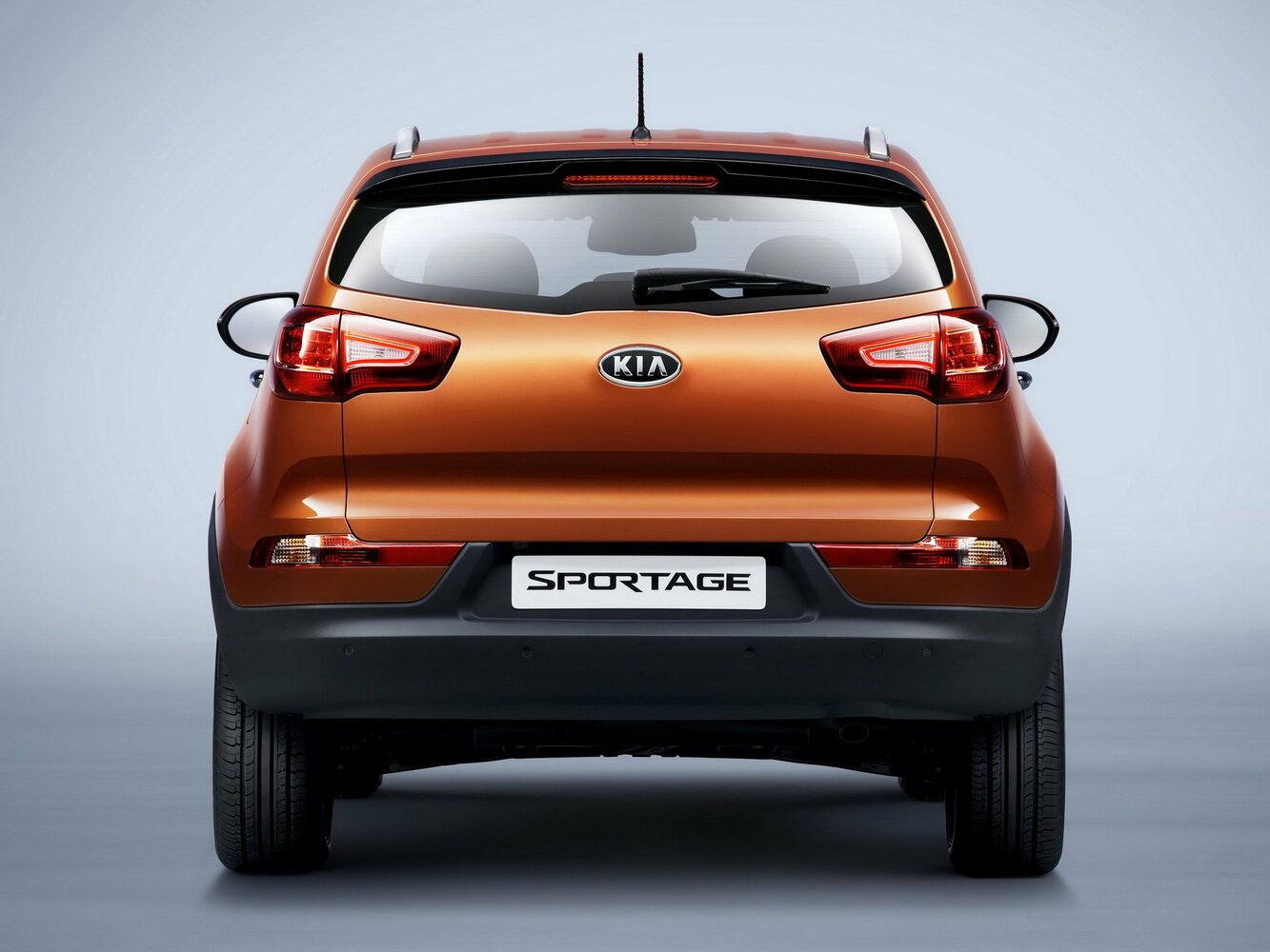 Kia Sportage — справочные фотографии комплектации, Сзади