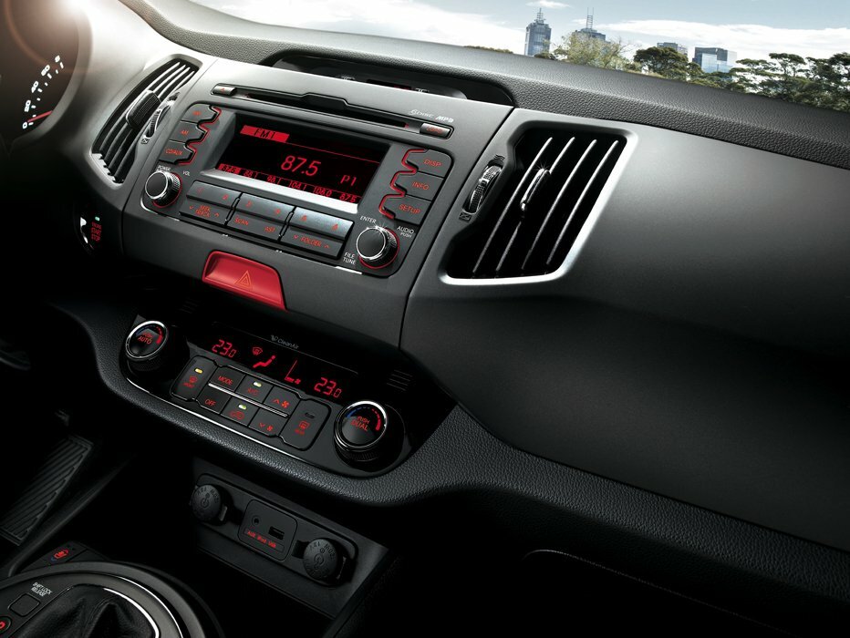 Kia Sportage — справочные фотографии комплектации, Интерьер 1