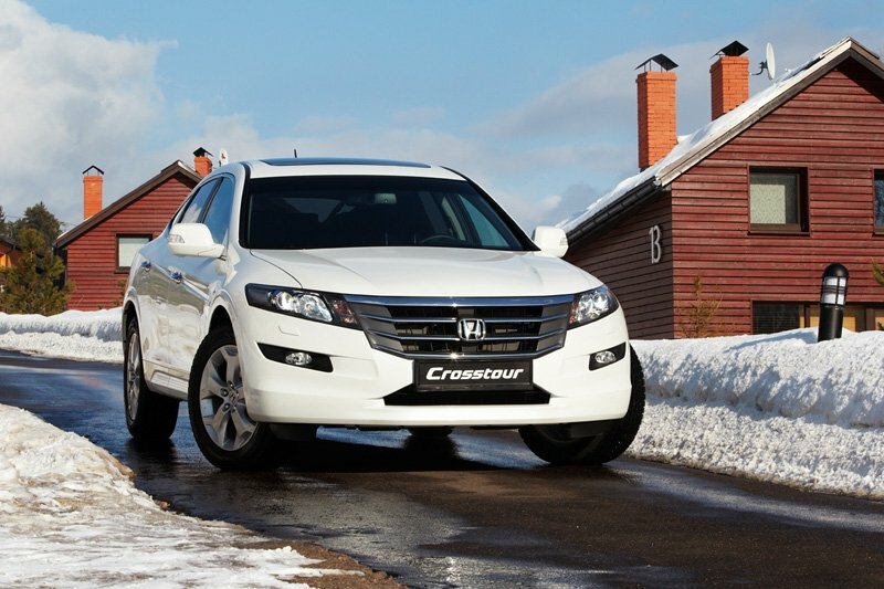 Honda Crosstour — справочные фотографии комплектации, Спереди