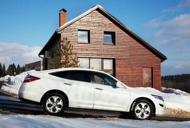 Honda Crosstour — справочные фотографии комплектации, Сбоку