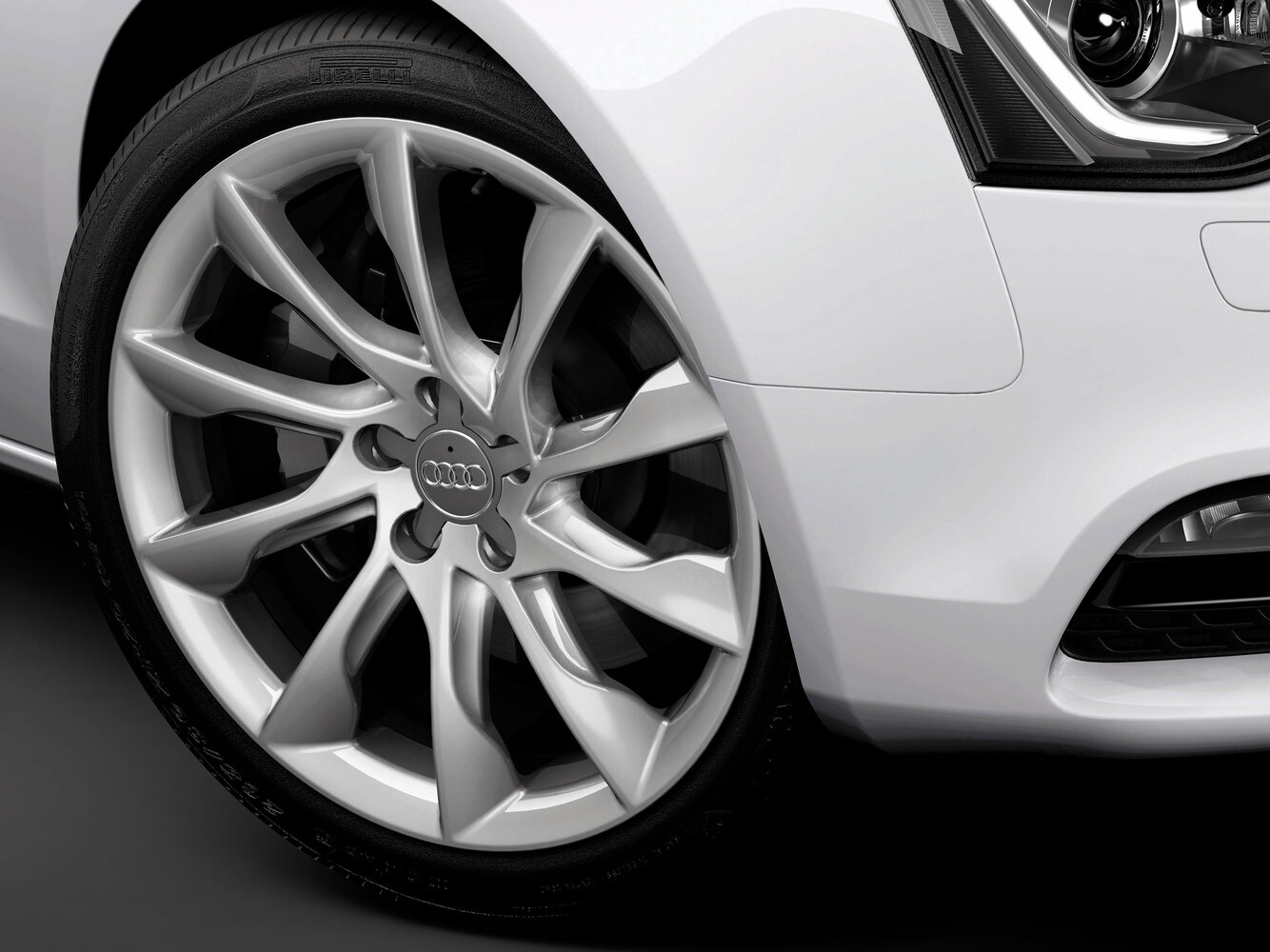 Audi A5 — справочные фотографии комплектации, Диск