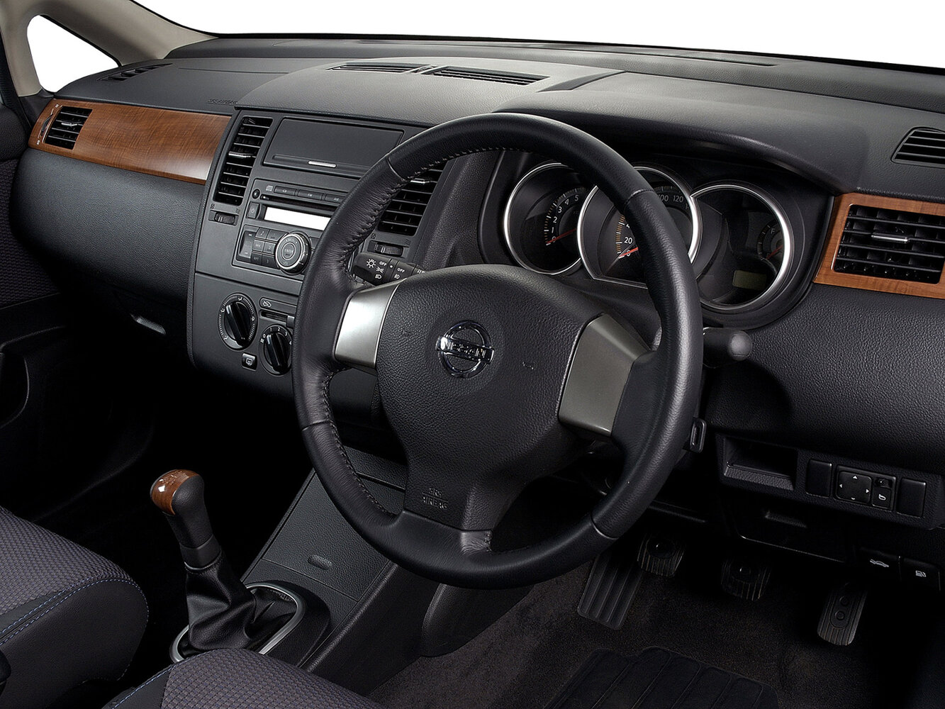 Nissan Tiida 2009 1.6 AT Luxury NISMO Sport