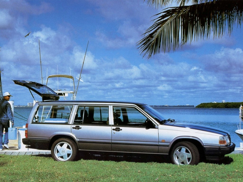 Volvo 940 — справочные фотографии комплектации, Сбоку