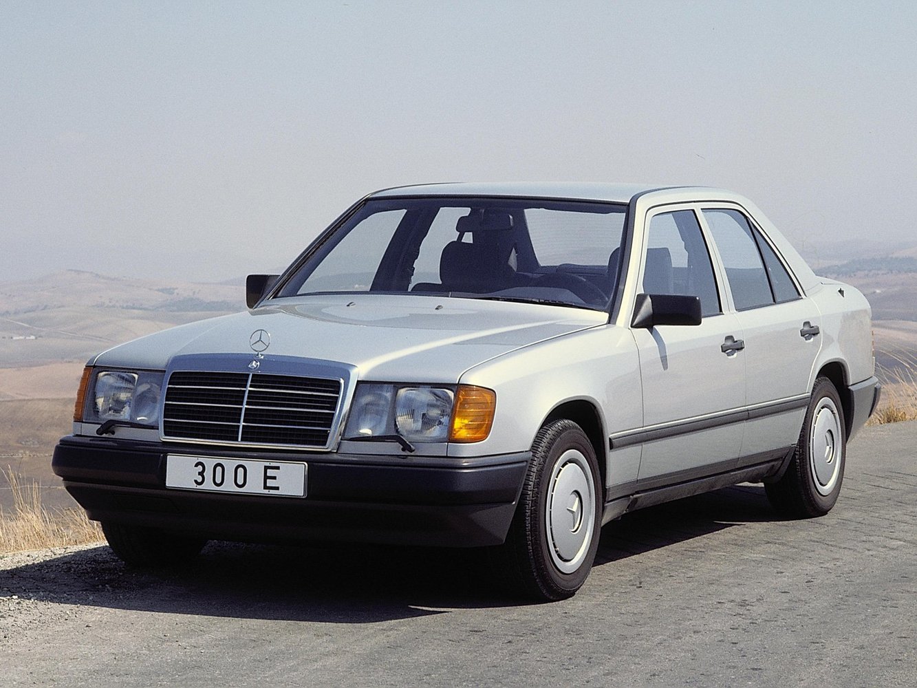 Mercedes-Benz W124 — Поколение 1984–1993 (1984–1993)