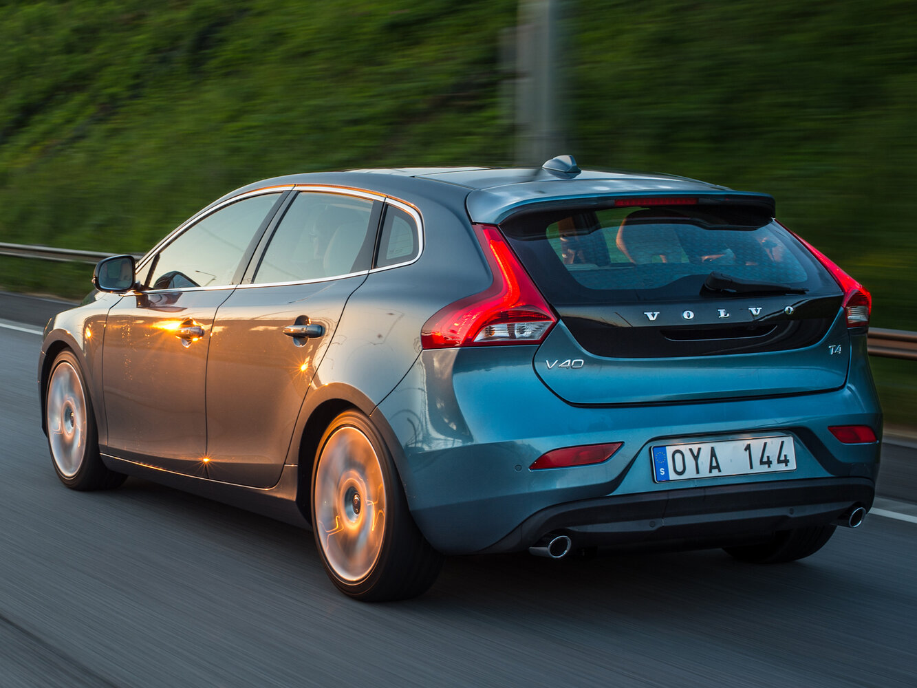 Volvo V40 T5 AWD