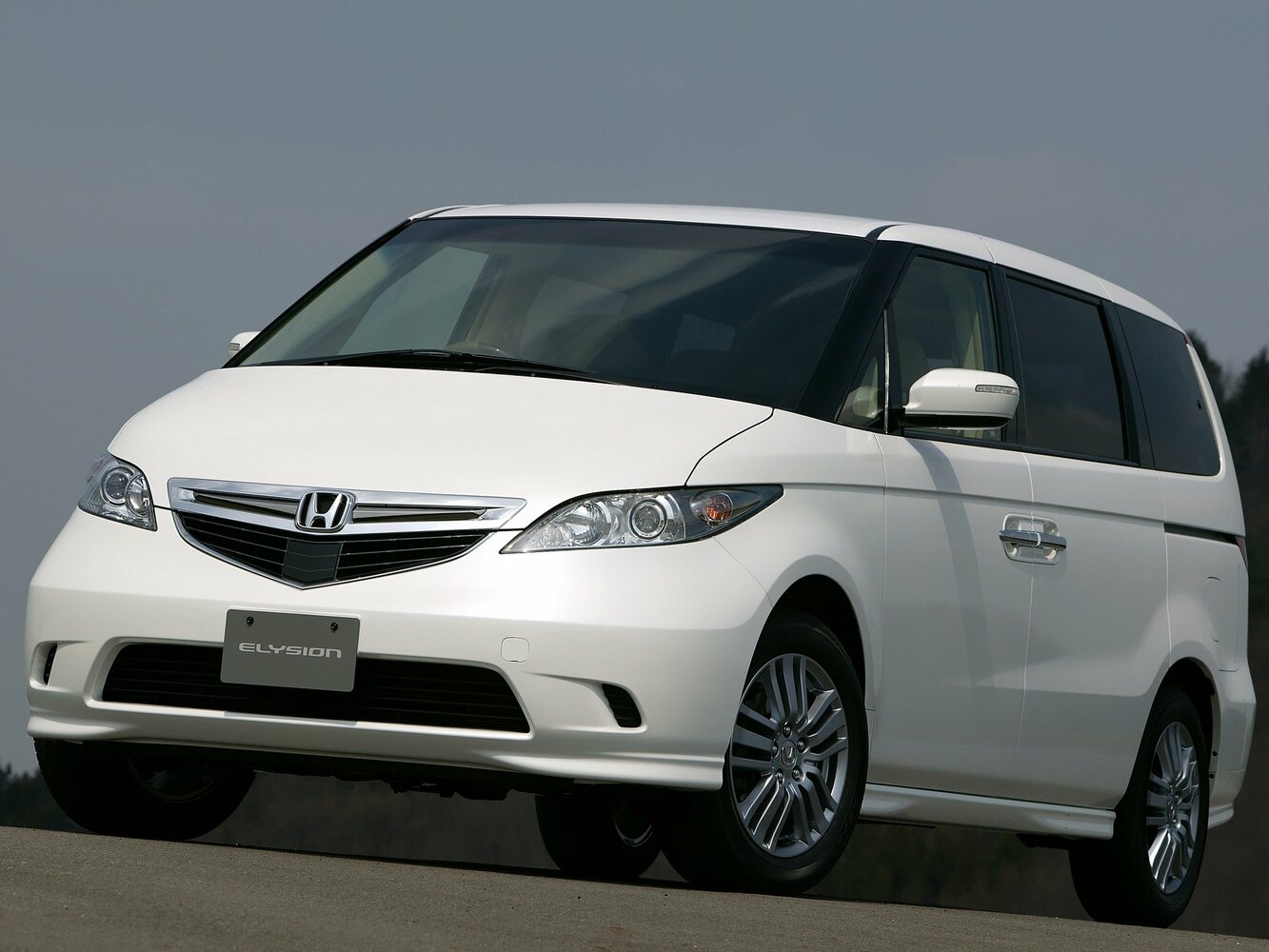 Honda Elysion — I поколение (2004–2005)