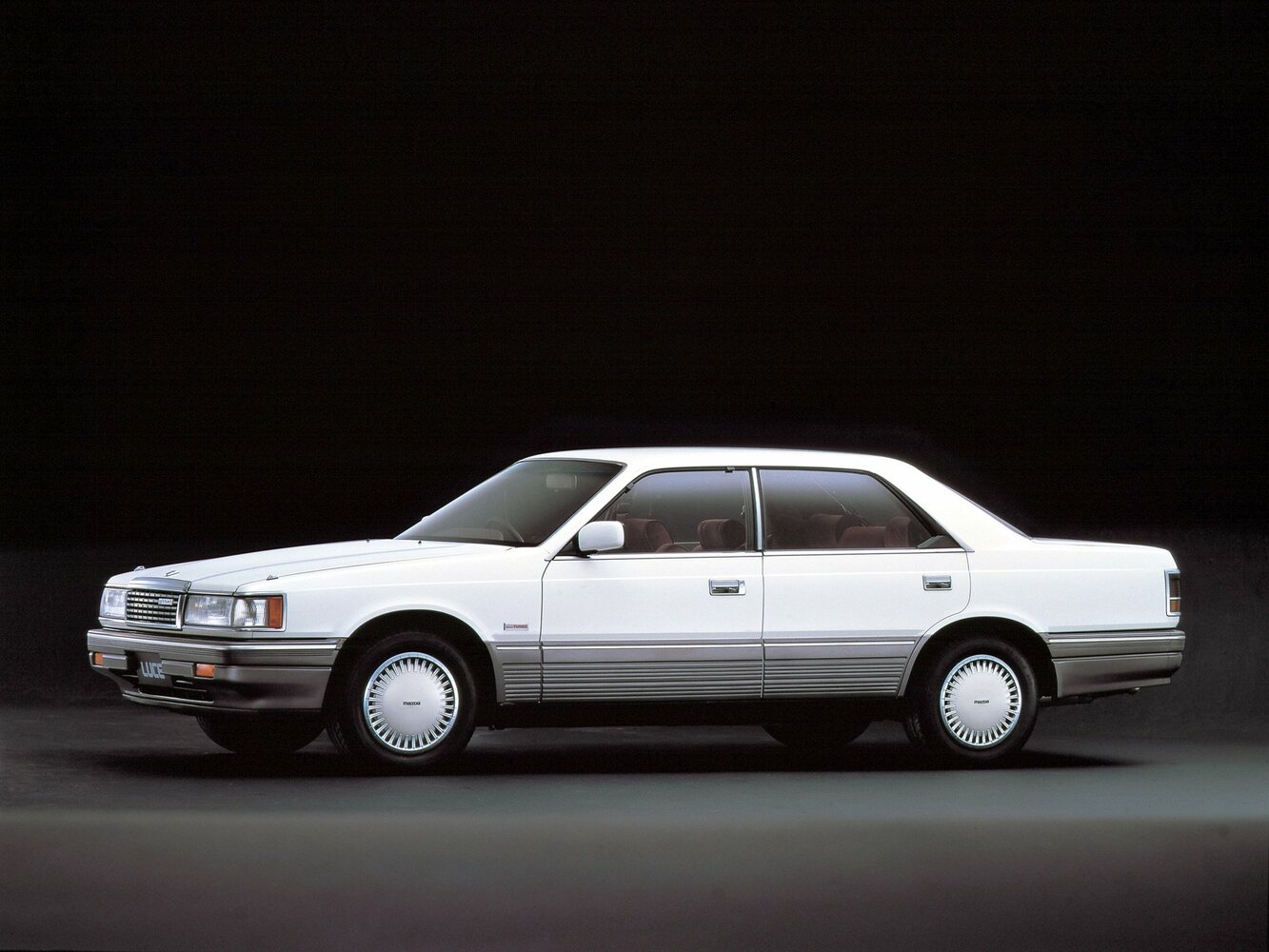 Mazda Luce V6−2000 Limited