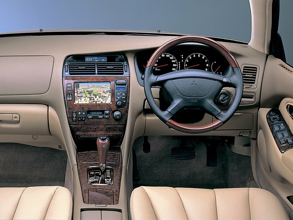 Mitsubishi Diamante 25V
