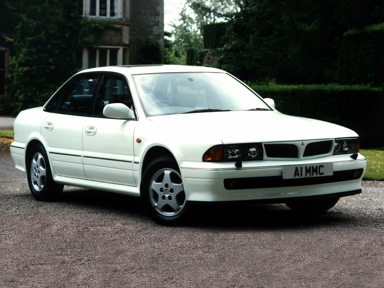 Mitsubishi Sigma — Поколение 1990–1996 (1990–1996)
