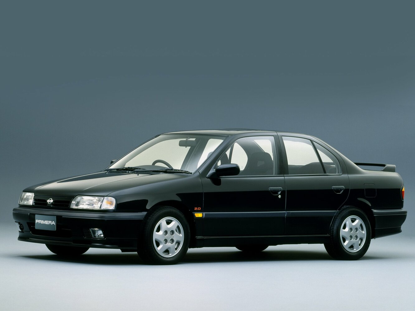 Nissan Primera — I (P10) (1990–1997)