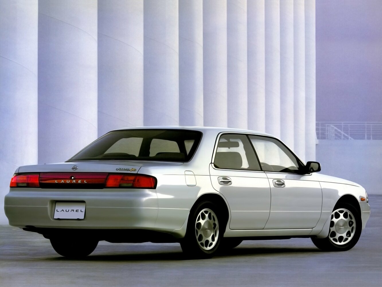 Nissan Laurel
