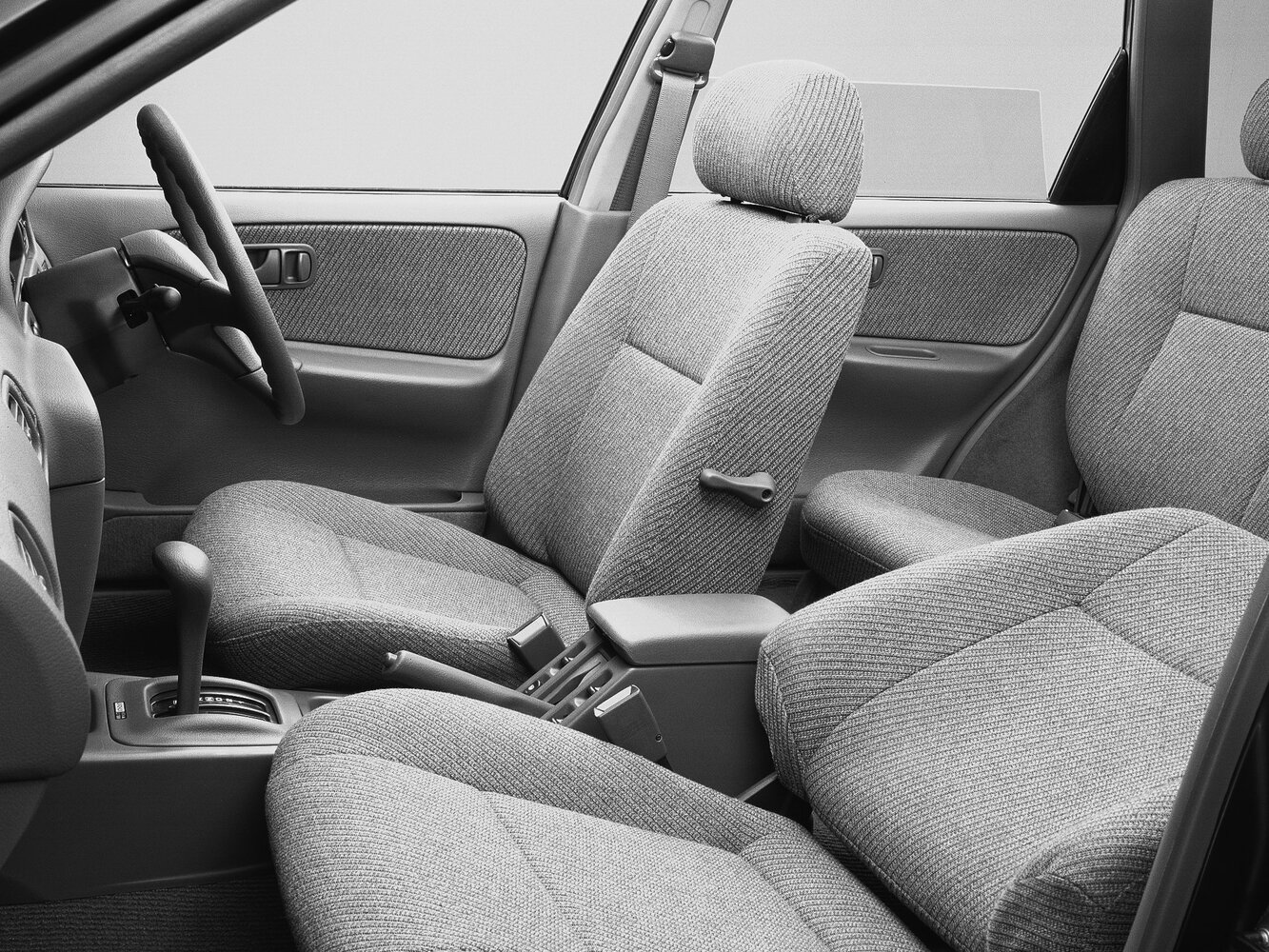 Nissan Avenir si: