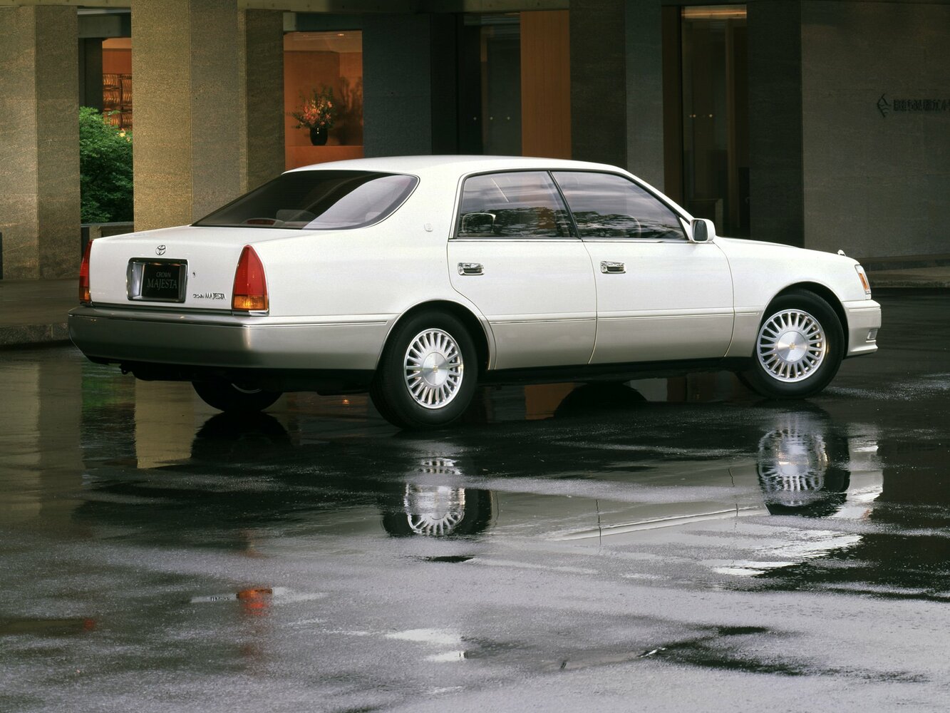 Toyota Crown Majesta E