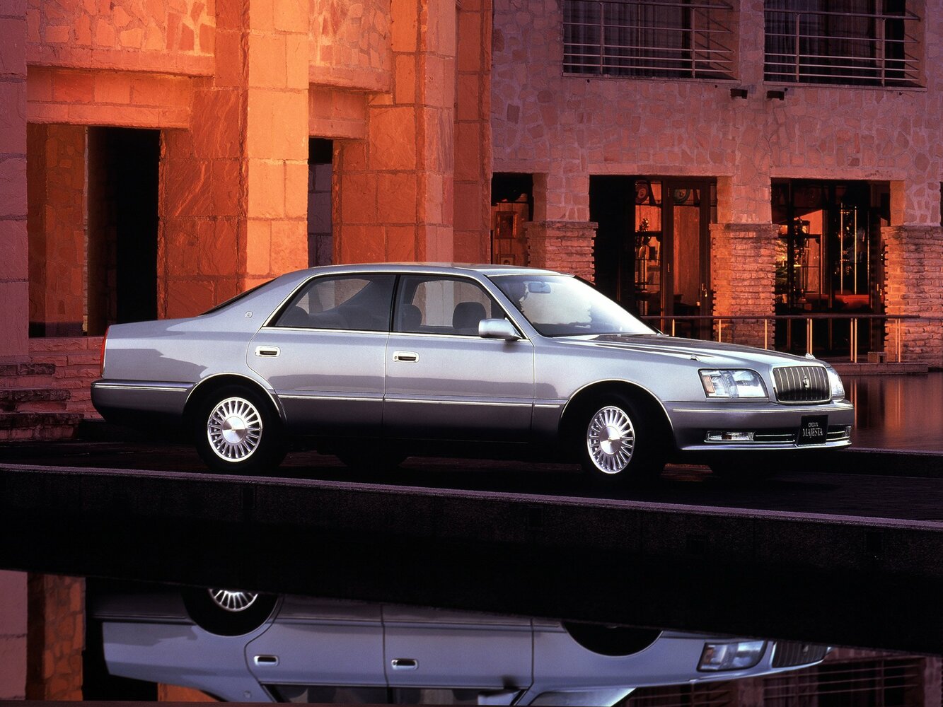 Toyota Crown Majesta E