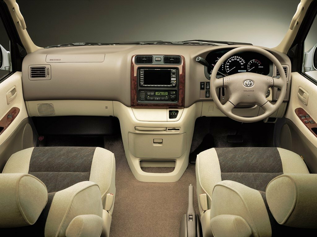 Toyota Granvia Q