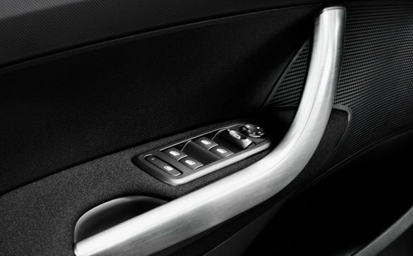 Peugeot 408 — справочные фотографии комплектации, Дверь