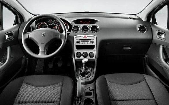 Peugeot 408 — справочные фотографии комплектации, Торпедо
