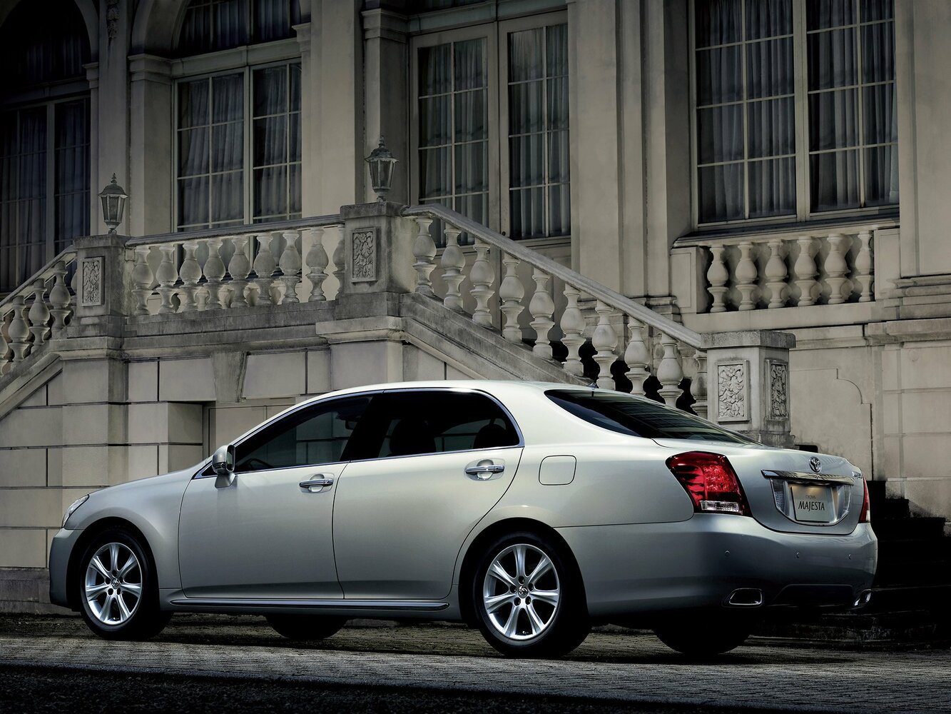 Toyota Crown Majesta A L Package