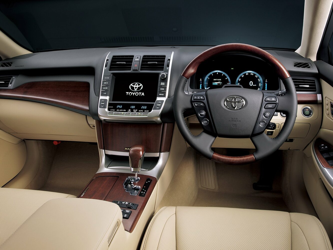 Toyota Crown Majesta A L Package