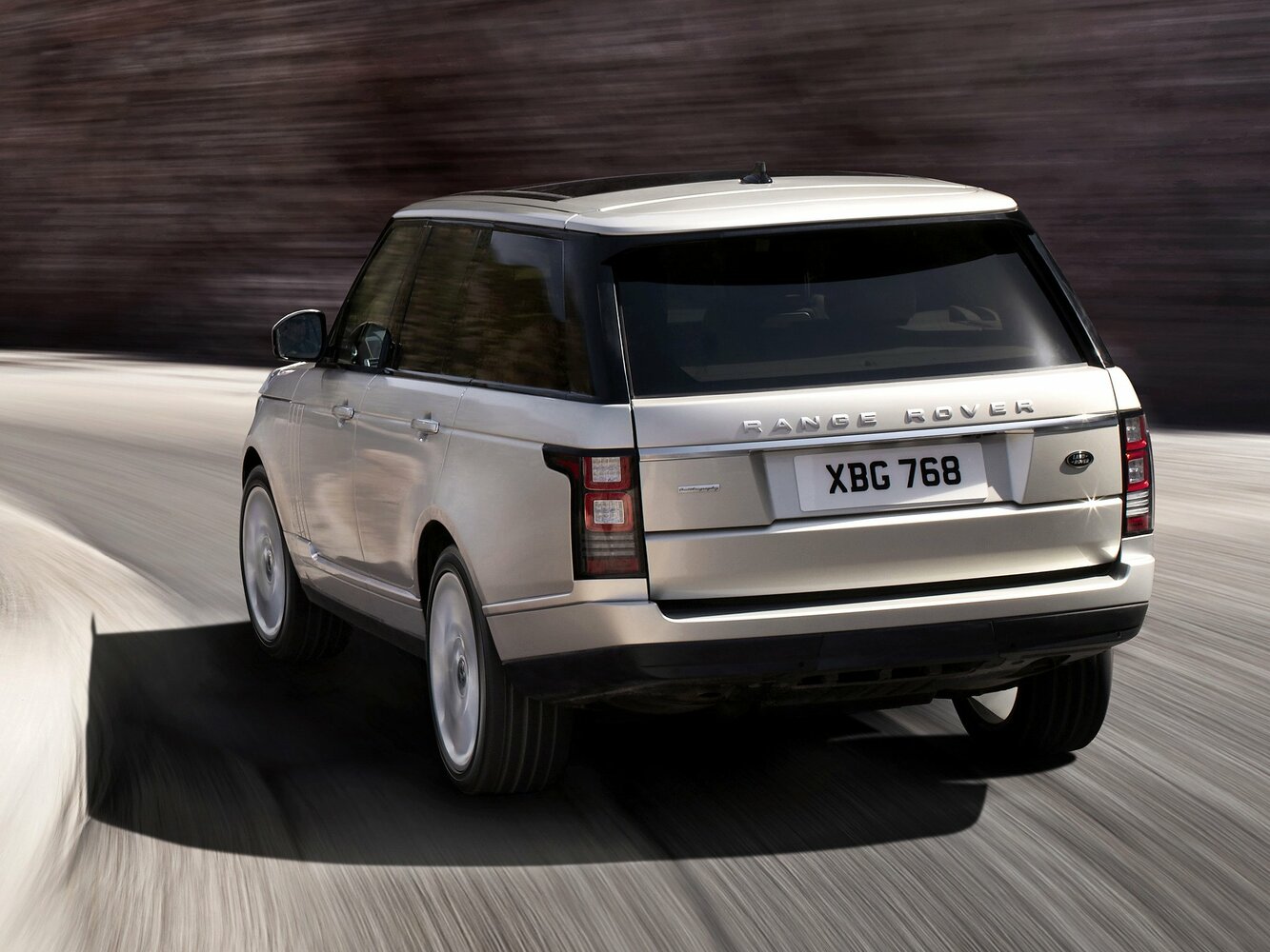Land Rover Range Rover — справочные фотографии комплектации, Сзади