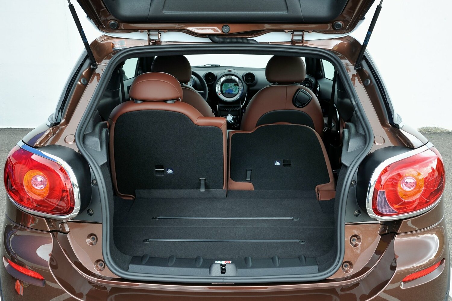 Mini Paceman — справочные фотографии комплектации, Багажник