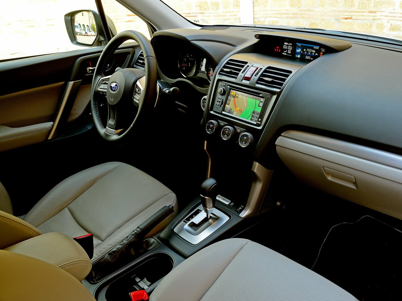 Subaru Forester 2.0i−L