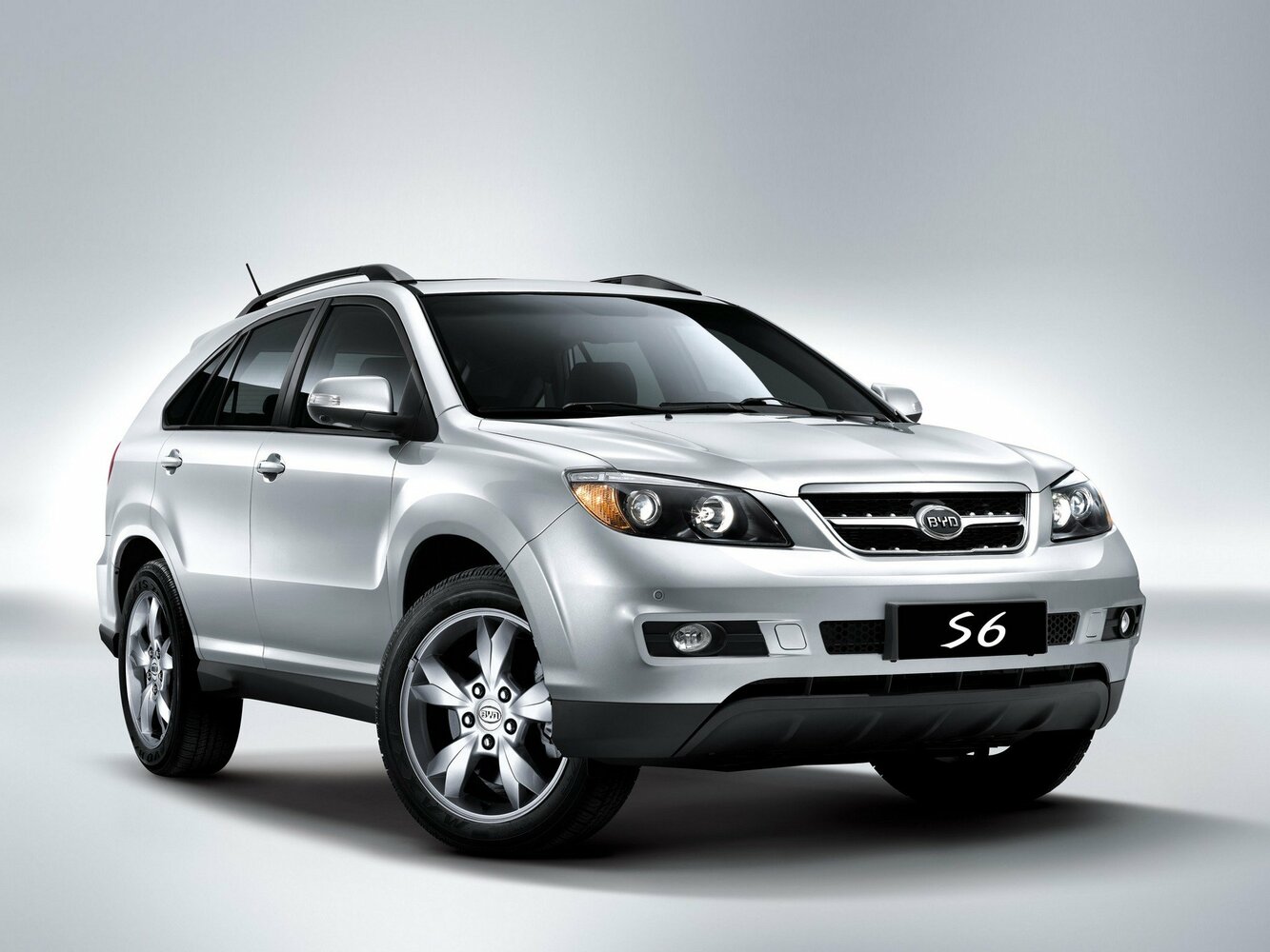 BYD S6 — Поколение 2011–2015 (2011–2015)