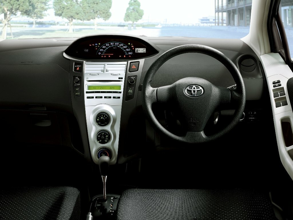 Toyota Vitz F