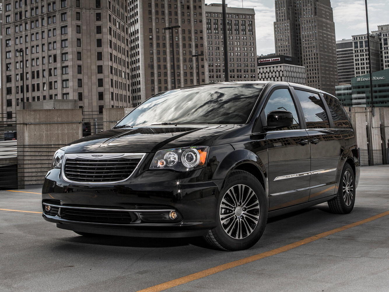 Chrysler Town & Country — V Рестайлинг (2010–2016)