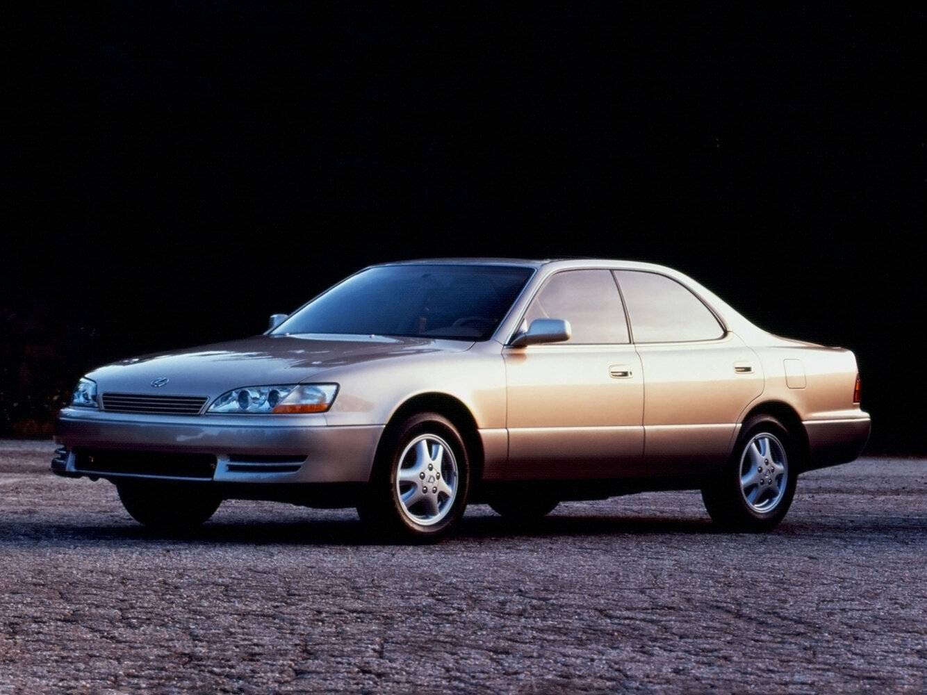 Lexus ES II (1991–1994) · 250 2.5 MT (172 л.с.)